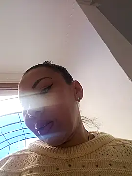 coral smitth online show from April 18, 7:58 pm