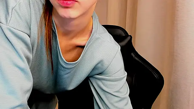 Sm0ly online show from October 31, 2:24 am