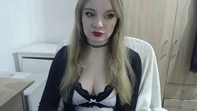 AlmaHoney online show from February 23, 9:25 pm