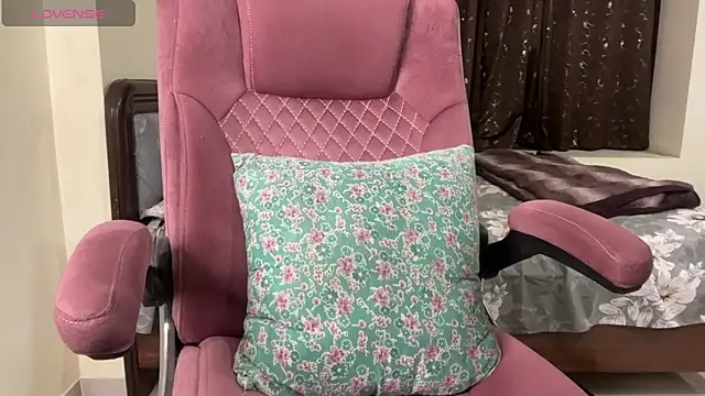 Dazzling  ira online show from April 20, 9:40 pm