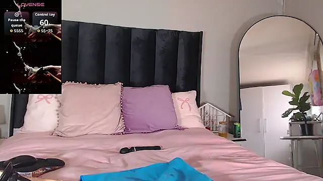 FRUITOFEDEN01 online show from February 28, 3:22 pm