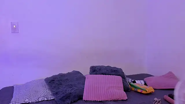 crystalvazquez online show from November 1, 5:28 pm