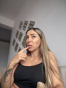 RaquelleDevon online show from March 27, 10:16 am