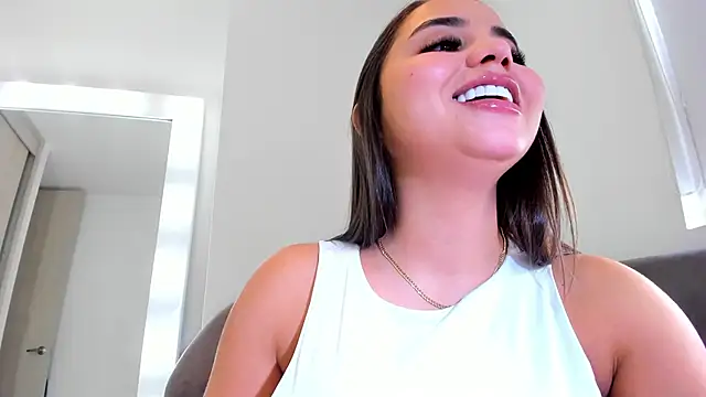 Snapshot of GabyFerrerr chatting on October 17, 8:23 pm GabyFerrerr online show from October 17, 8:23 pm