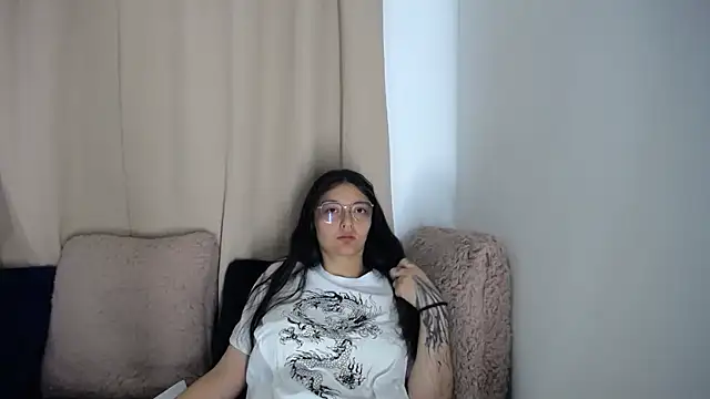 lessliee22  online show from March 27, 6:26 am