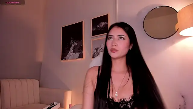 lara madisson online show from June 4, 5:01 am
