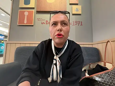 Arabellalee23 online show from January 13, 4:44 pm