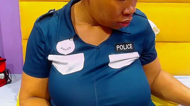 YELLOWBUSTYMELLONS online show from October 1, 7:24 am