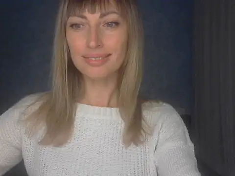 Snapshot of EffectMaya chatting on October 13, 3:47 pm EffectMaya online show from October 13, 3:47 pm