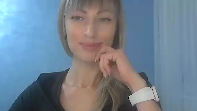 Snapshot of EffectMaya chatting on September 27, 1:29 pm EffectMaya online show from September 27, 1:29 pm