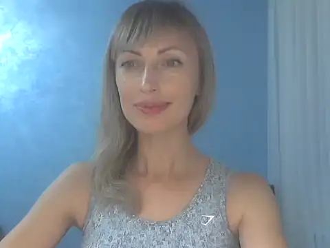 Snapshot of EffectMaya chatting on September 9, 4:51 pm EffectMaya online show from September 9, 4:51 pm
