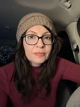 BeautifulMesss online show from February 6, 11:30 pm