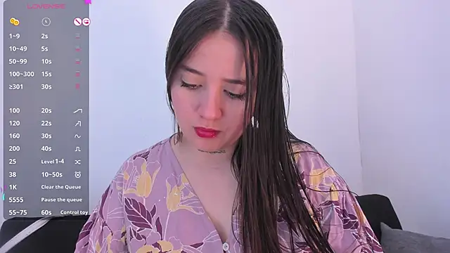 Sabrina Lennox online show from June 17, 6:31 pm