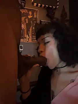 Snapshot of Gothbabbi chatting on October 13, 6:38 am Gothbabbi online show from October 13, 6:38 am
