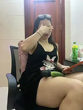 LiLi-Kirix99 online show from July 28, 6:42 pm