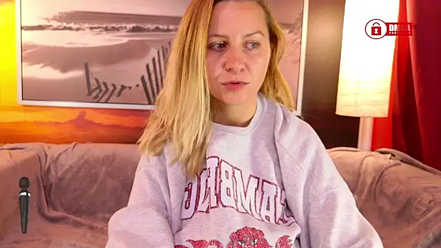 Snapshot of BigBoobsARRI chatting on October 16, 8:11 pm BigBoobsARRI online show from October 16, 8:11 pm