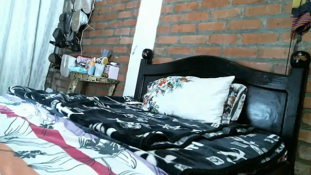 CarolineGomez online show from February 13, 7:54 am