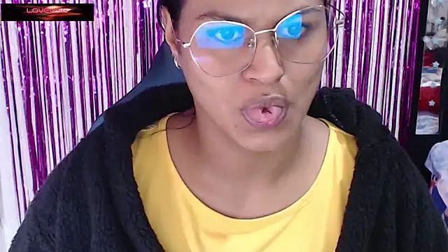 SweetAlmaa online show from February 14, 11:34 am