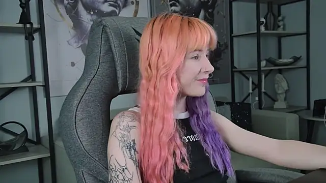 LexiWenford online show from July 23, 4:09 am