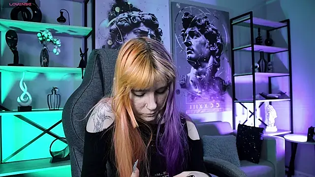 LexiWenford online show from July 17, 3:55 am
