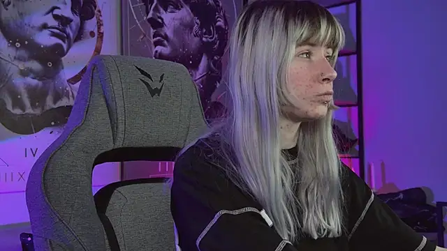 LexiWenford online show from April 1, 2:45 am