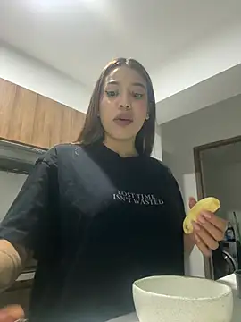 MelanieNoguera online show from July 13, 4:35 am