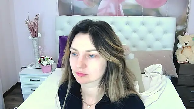 Snapshot of VioletUmi chatting on September 29, 8:52 am VioletUmi online show from September 29, 8:52 am