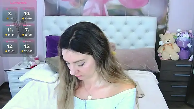 Snapshot of VioletUmi chatting on September 23, 8:01 am VioletUmi online show from September 23, 8:01 am
