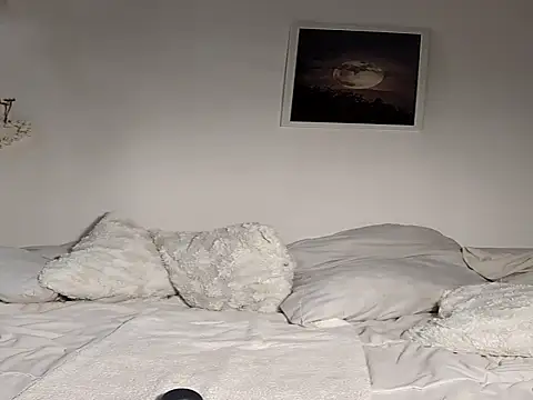 gymyagirlll online show from September 28, 10:15 pm