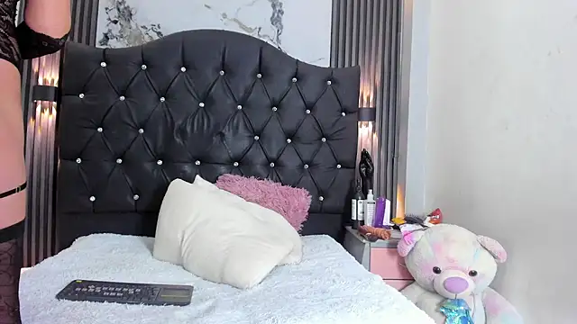 Snapshot of Natasha_Hart chatting on October 3, 4:28 am Natasha Hart online show from October 3, 4:28 am