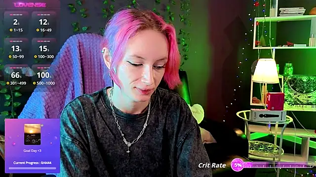Snapshot of _HelenCarter chatting on October 11, 8:44 pm HelenCarter online show from October 11, 8:44 pm