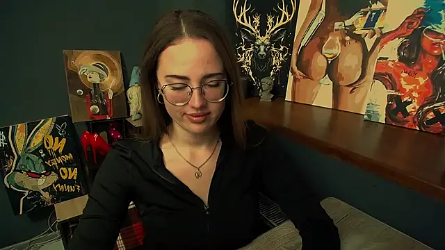 luxie milady online show from February 7, 3:05 pm