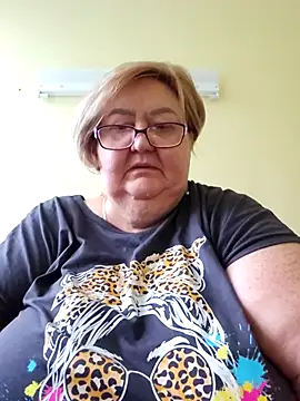 Snapshot of Awn290668 chatting on October 5, 5:01 am Awn290668 online show from October 5, 5:01 am
