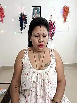 YOUR LOVELY-40 online show from November 23, 4:08 pm