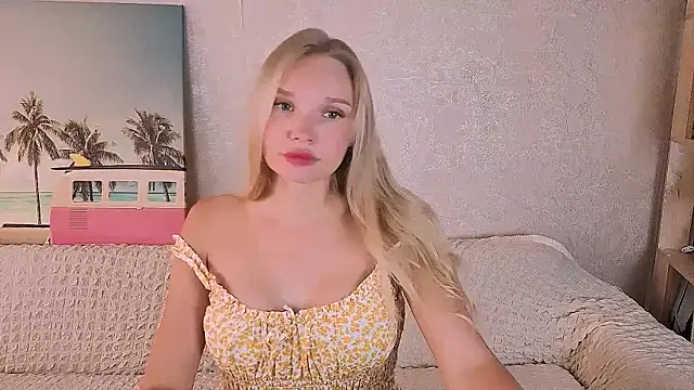 Snapshot of BoysLoveBlondee chatting on September 23, 6:33 am BoysLoveBlondee online show from September 23, 6:33 am