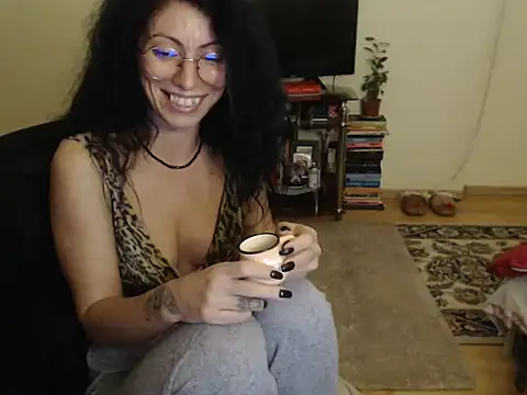 Snapshot of Emmatoo chatting on October 17, 5:49 pm Emmatoo online show from October 17, 5:49 pm