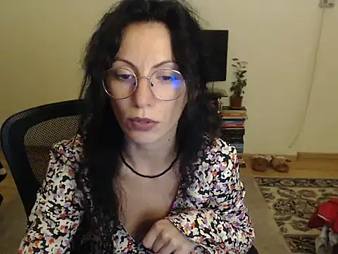 Snapshot of Emmatoo chatting on October 16, 5:48 pm Emmatoo online show from October 16, 5:48 pm