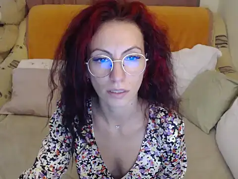 Snapshot of Emmatoo chatting on October 3, 12:32 pm Emmatoo online show from October 3, 12:32 pm