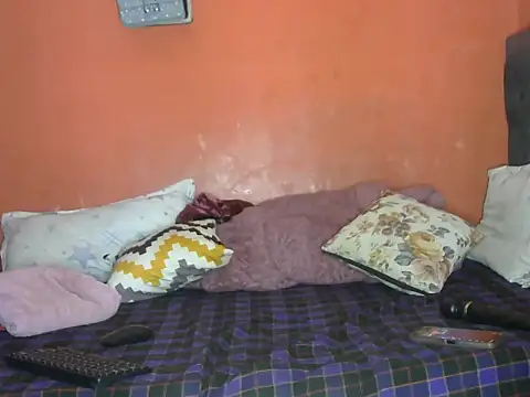 pretty mohh online show from October 5, 4:23 pm