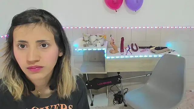 linnie  online show from September 21, 10:41 pm