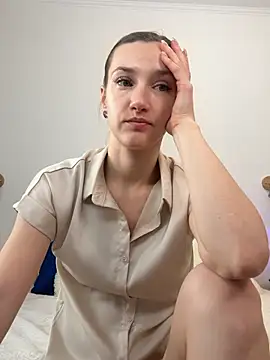 KateRedgar online show from April 21, 1:51 pm