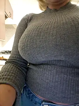 lamorbosa37 online show from February 10, 8:23 pm