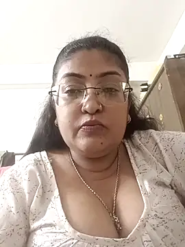 LAVERNIYA  online show from September 9, 12:49 pm