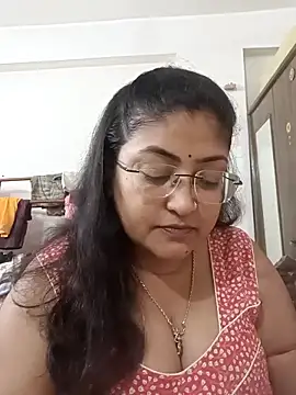 LAVERNIYA  online show from October 29, 6:40 am