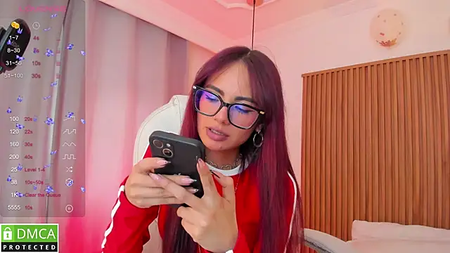 sophiecherry  online show from October 26, 8:15 pm