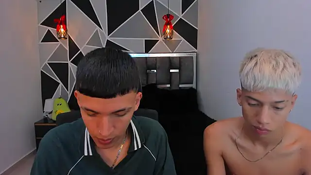 Juan Nd Steven online show from April 11, 7:45 am