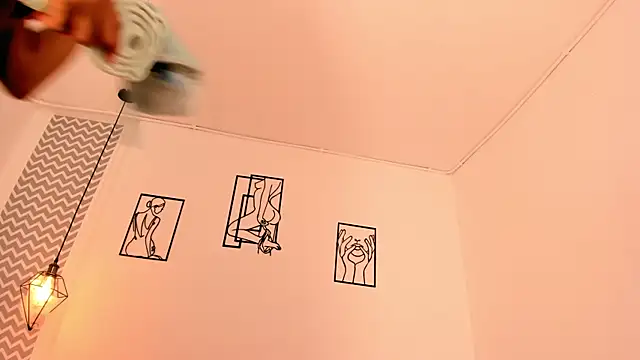 ari amisi online show from December 20, 6:45 pm