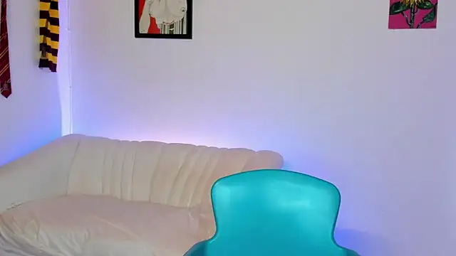 Liaah online show from November 30, 7:40 pm