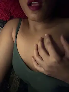 Hot Goldengirl online show from May 14, 9:53 pm