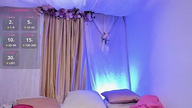 salomee star  online show from October 18, 8:21 pm